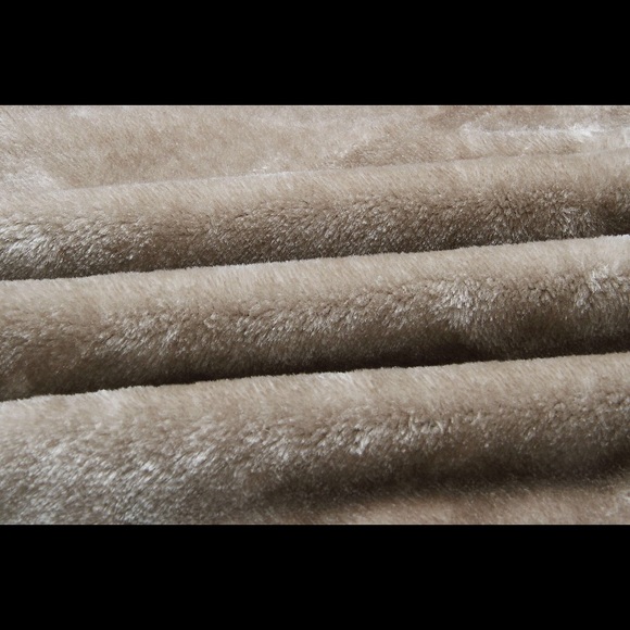 Gray/Green ish sweater - Picture 5 of 6